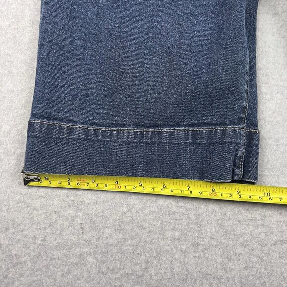 Levi’s 515 Shorts Womens 14 Blue Denim Mid Rise Classic Fit Casual Summer Staple - Picture 12 of 14